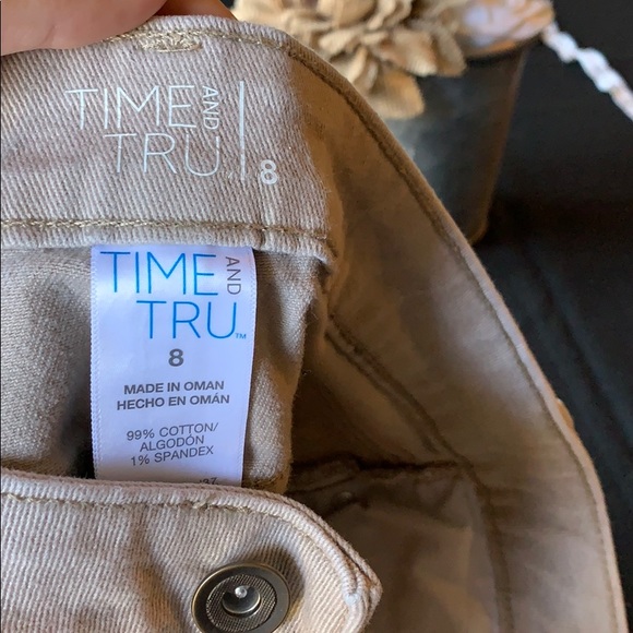 🦋 3/$20 Basic Light Tan Shorts - Picture 4 of 5